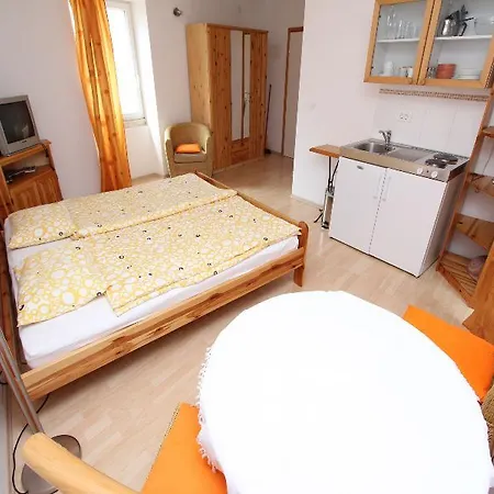 Apartment Breski *